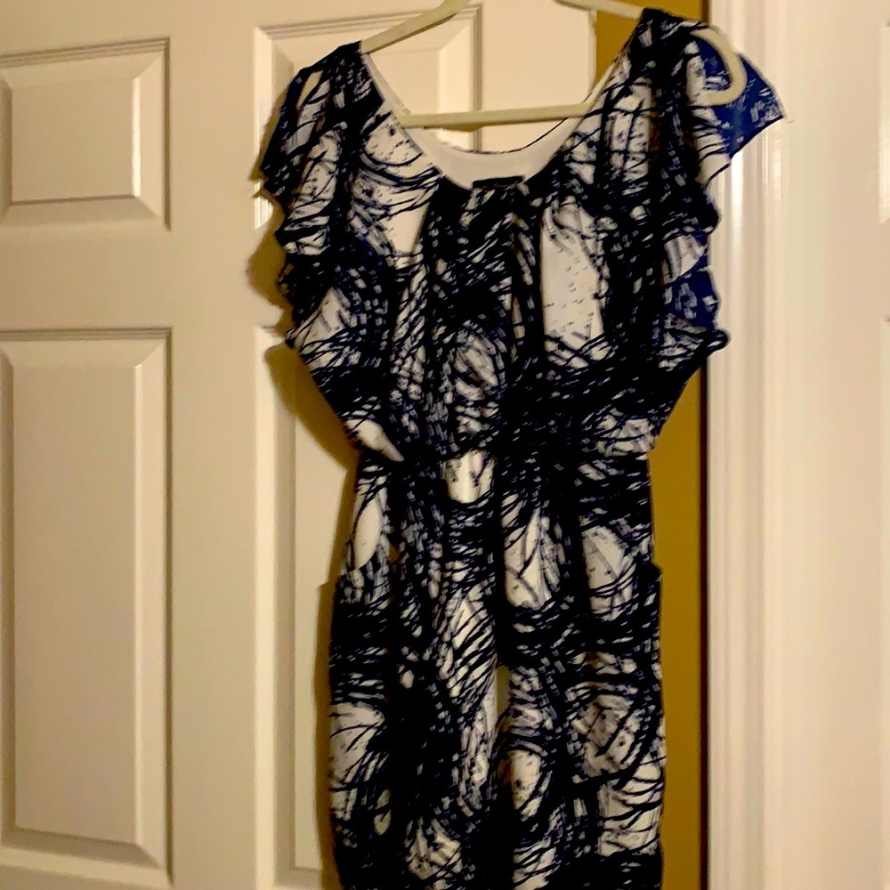 Small Navy Blue and White (Has Pickets)